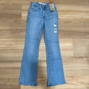 Levis bootcut jeans